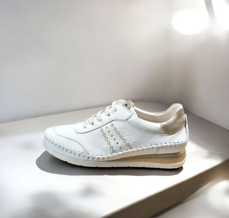 DORKING : baskets blanc doré confort