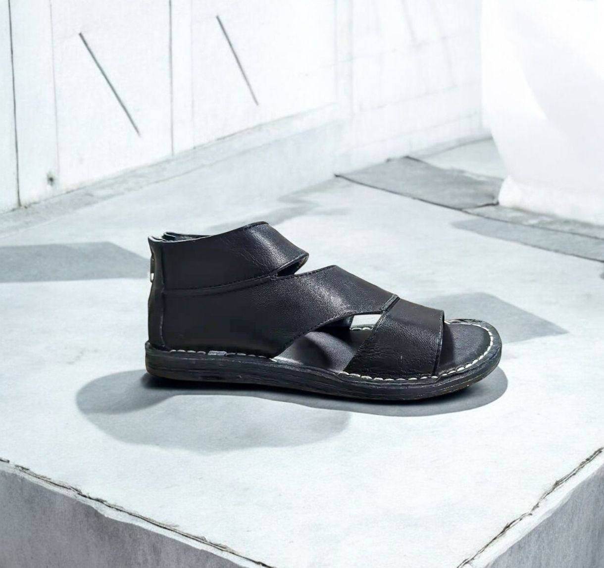 CHACAL  : nu pieds noir fashion