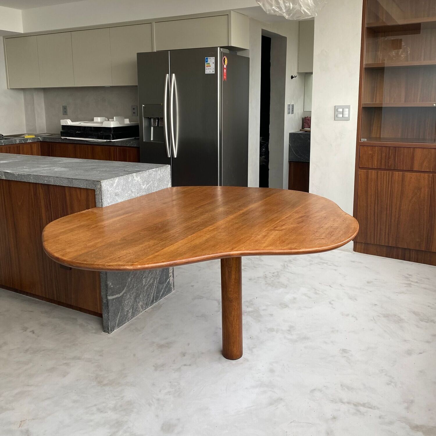 Mesa Jantar Dani