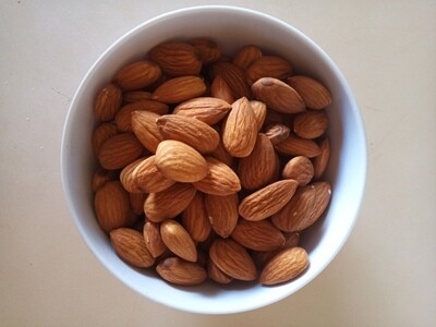 Almonds- Pesticide and spray free 400g