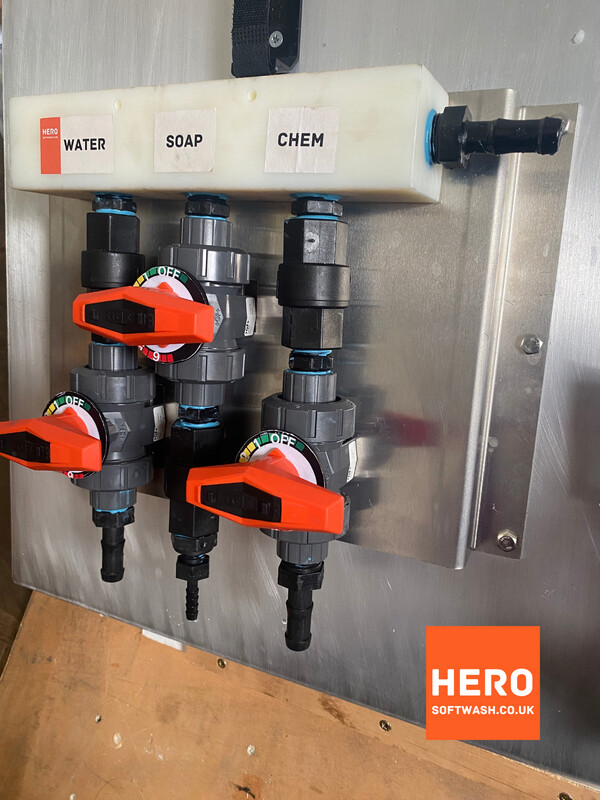 Hero Softwash - Blend Manifold Proportioner System