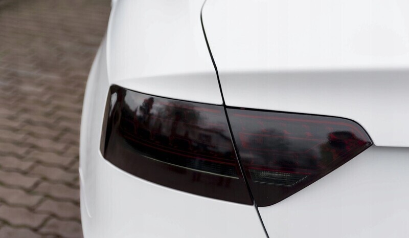 Plėvelė žibintams juoda blizgi 50x30cm