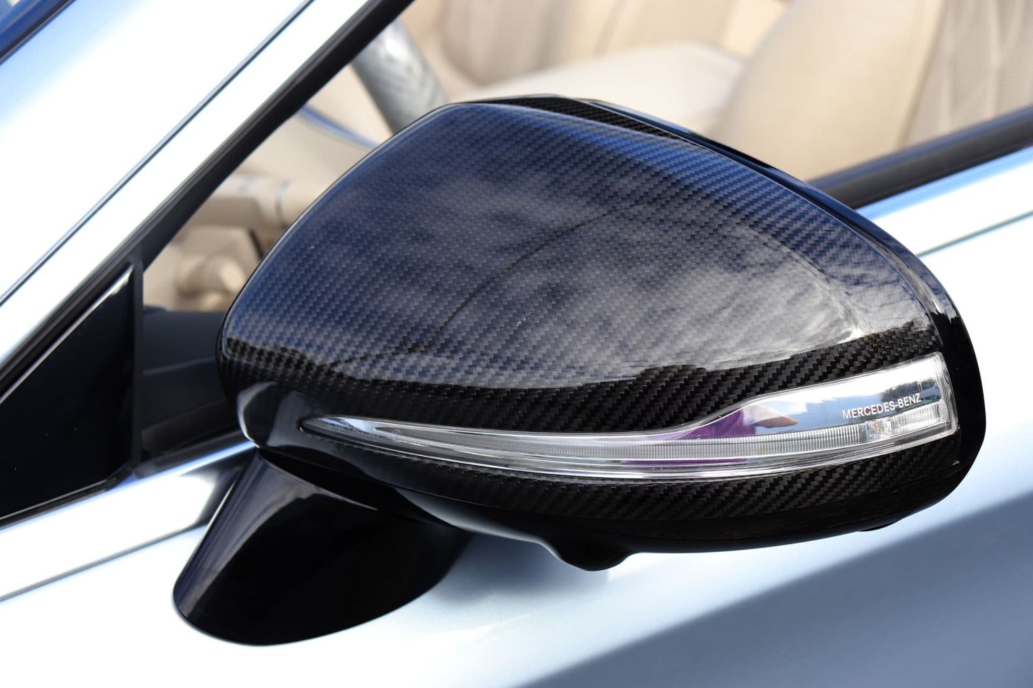 Automobilio apklijavimo plėvelė - Carbon (įvairių spalvų), Tekstūra: 5D, Spalva: Juoda, Ilgis: 0,5 m