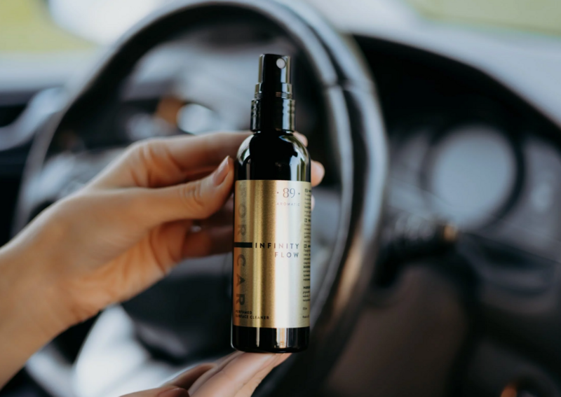Parfumuotas automobilio panelės valiklis (100ml)