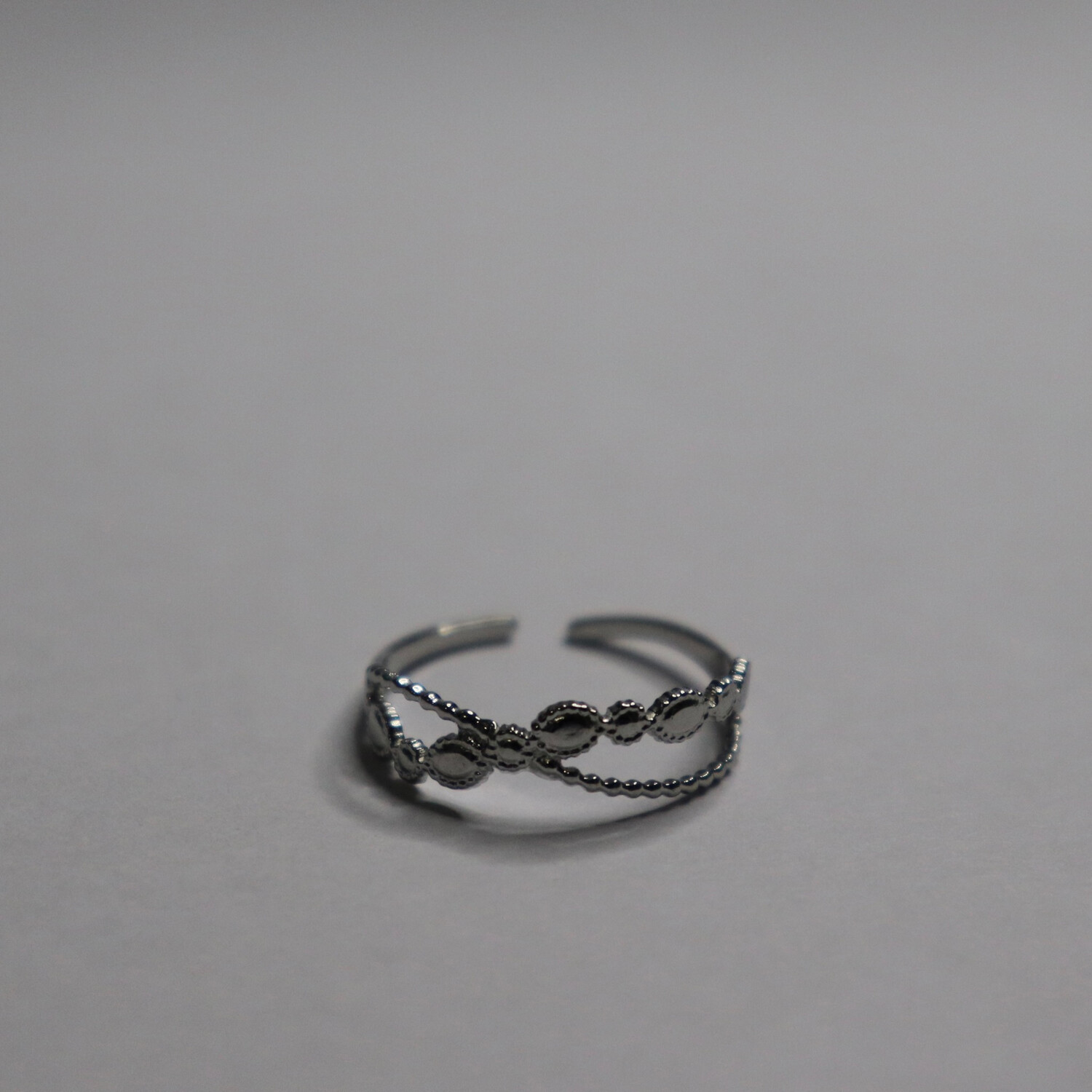 Criss Cross Ring