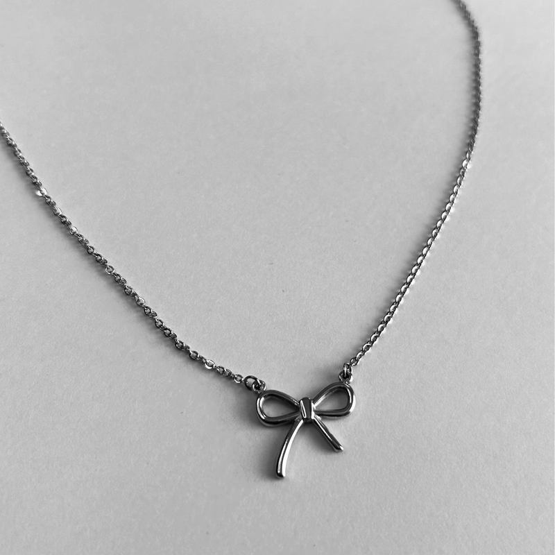 Bow Necklace