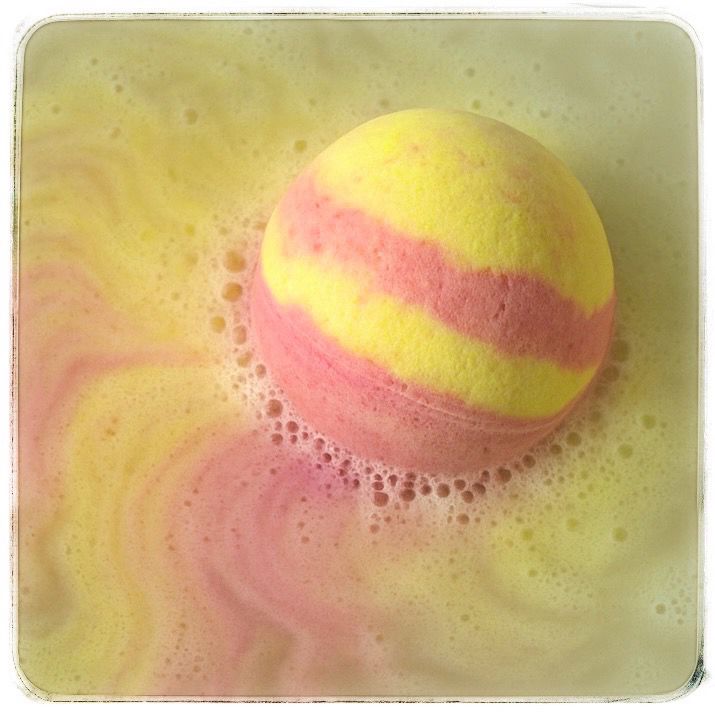 Honeysuckle Bath Bomb