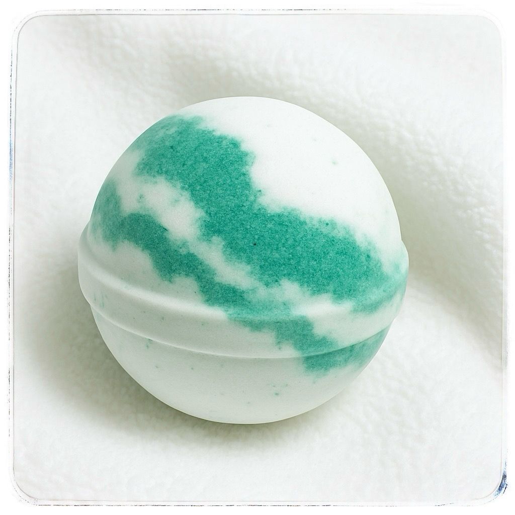 Cool Fresh Aloe Bath Bomb
