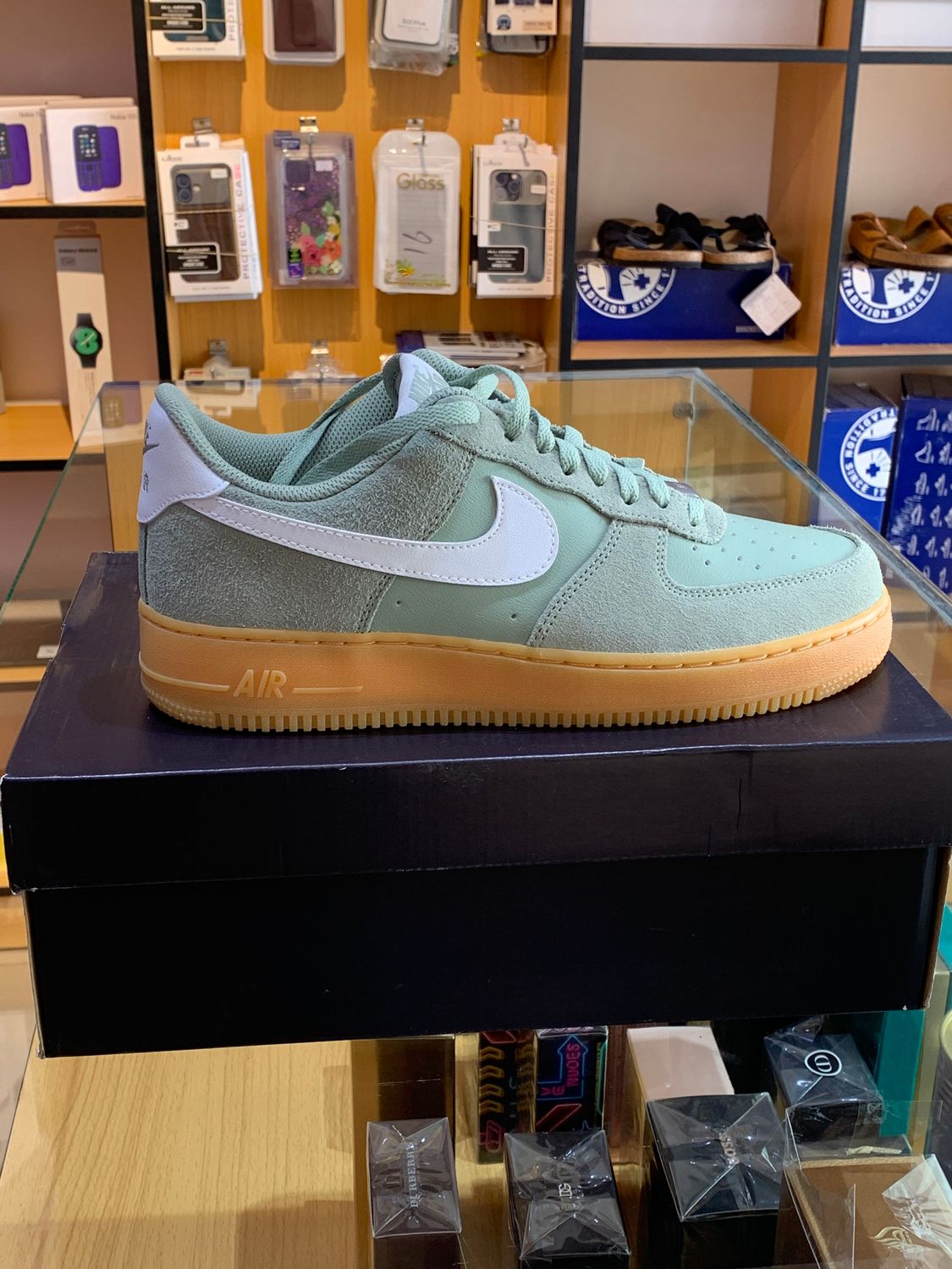 Nike Air Force 1 &#39;07 LV8 - Jade Horizon/Gum Light Brown/Summit White