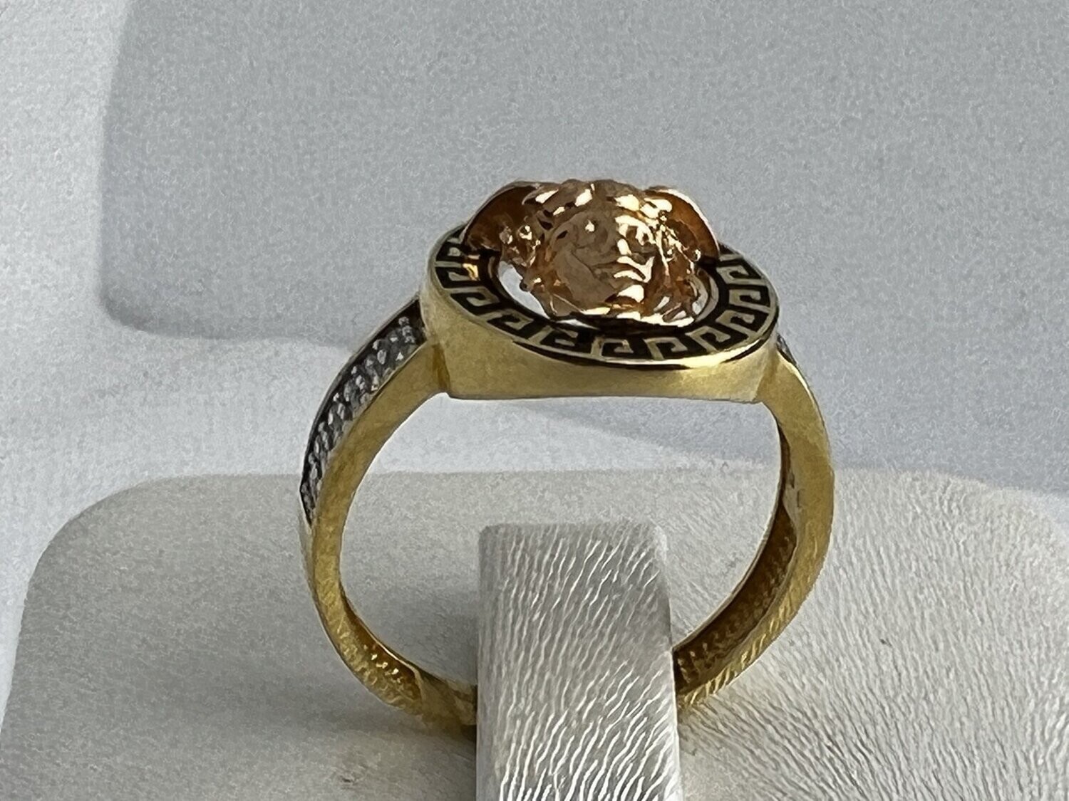 Ring
