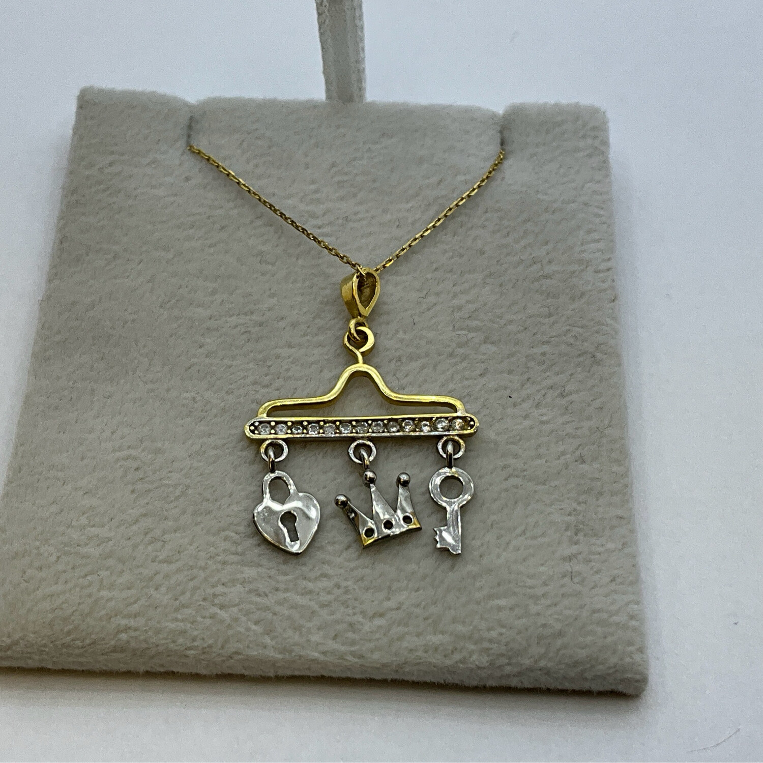 Kette mit Anhänger 18K Gold läng 44 cm 