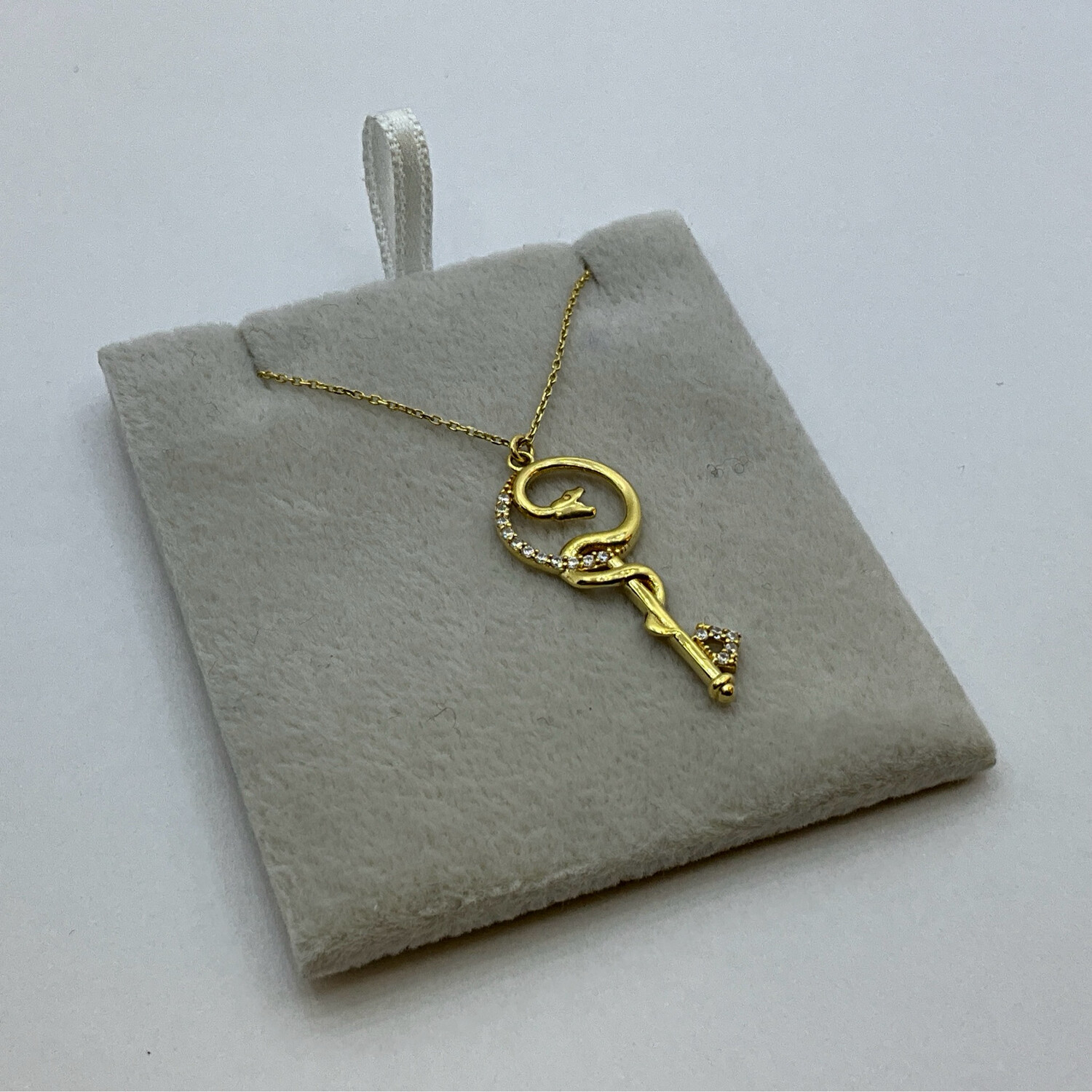 Kette mit Anhänger 18K Gold läng 44 cm 