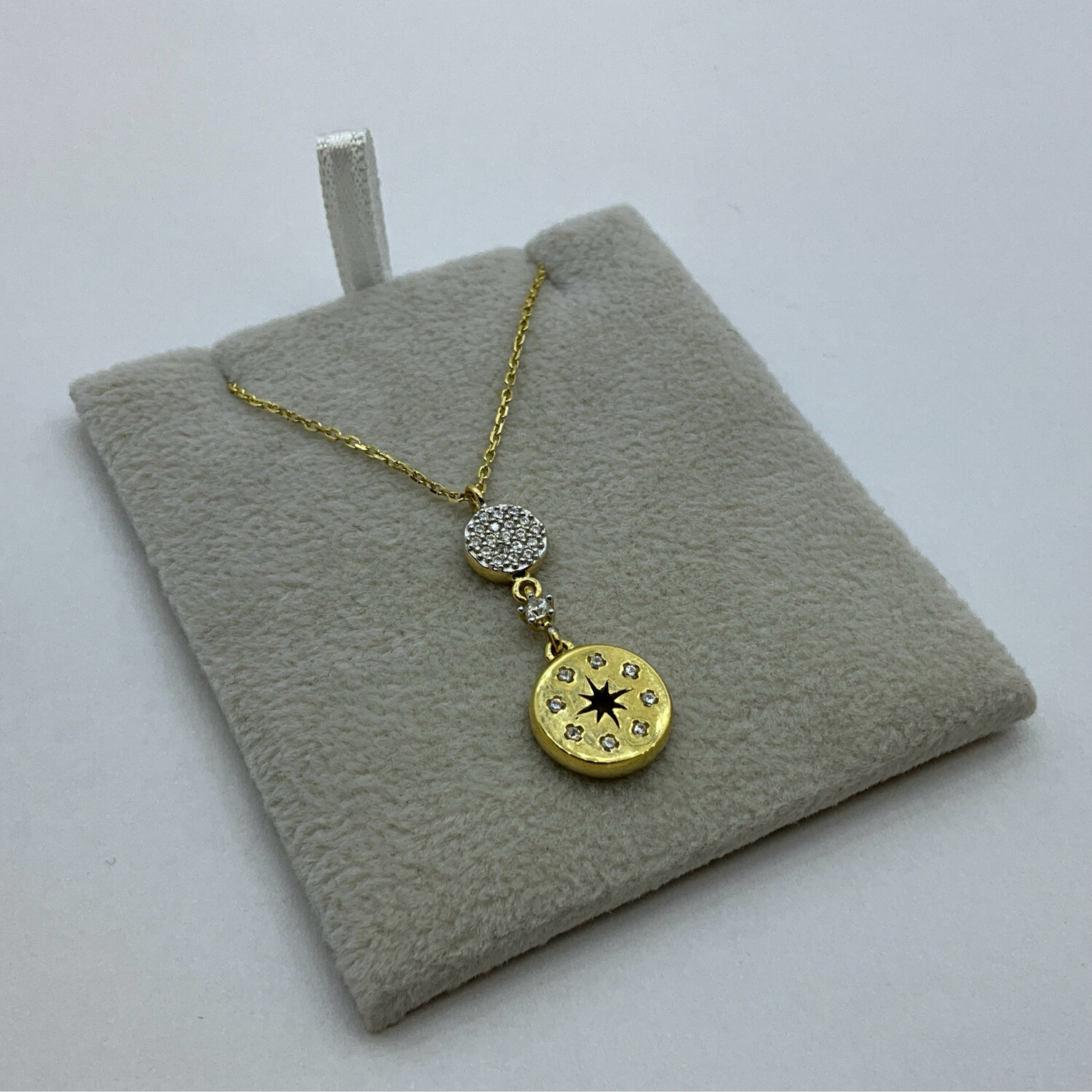 Kette mit Anhänger 18K GOLD Läng 44 cm 