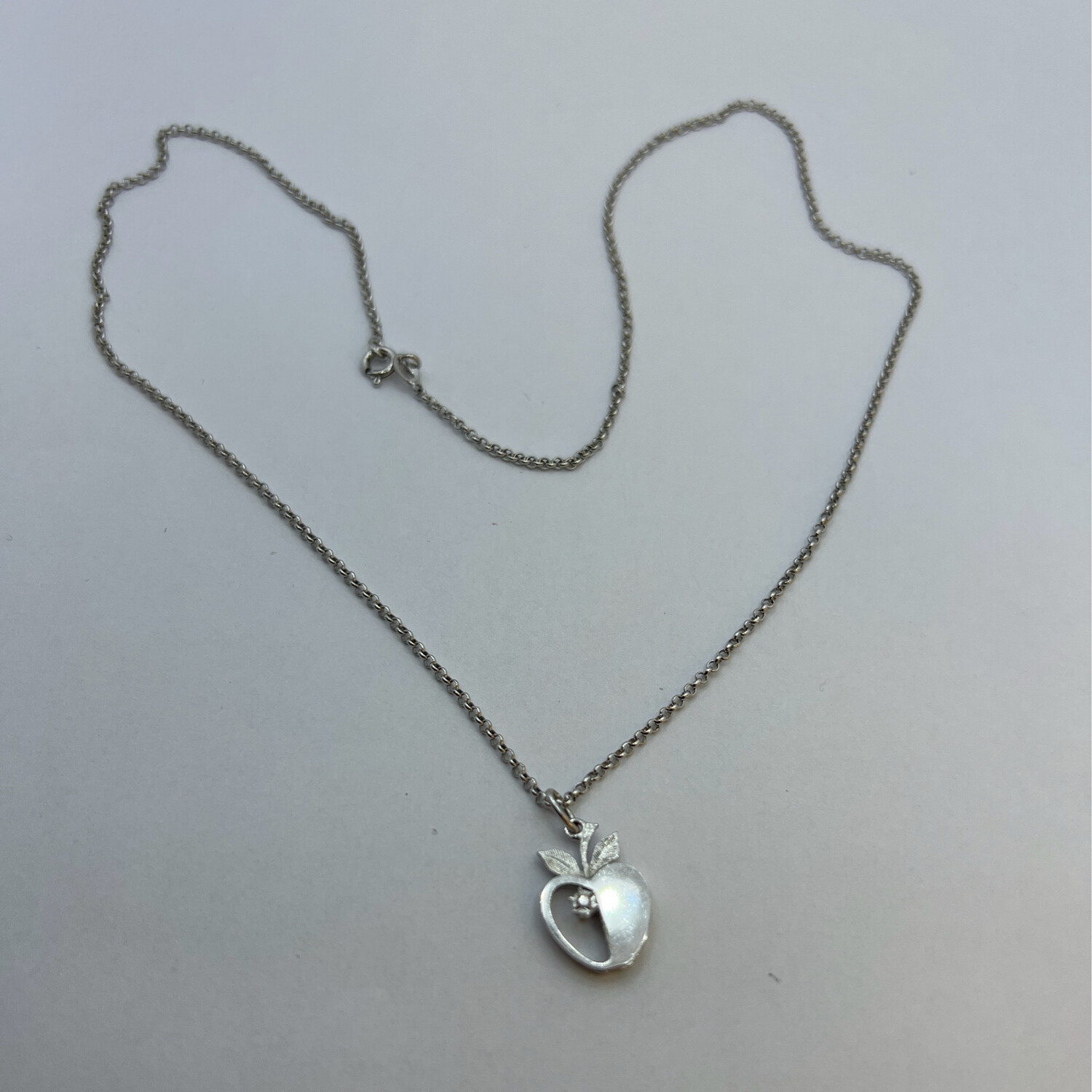 Kette mit Anhänger und Diamant 0.08 ct weiss Gold läng 52 cm 