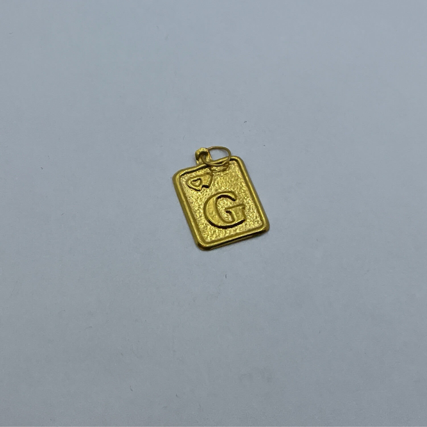 Gold-Anhänger Buchstabe 22K