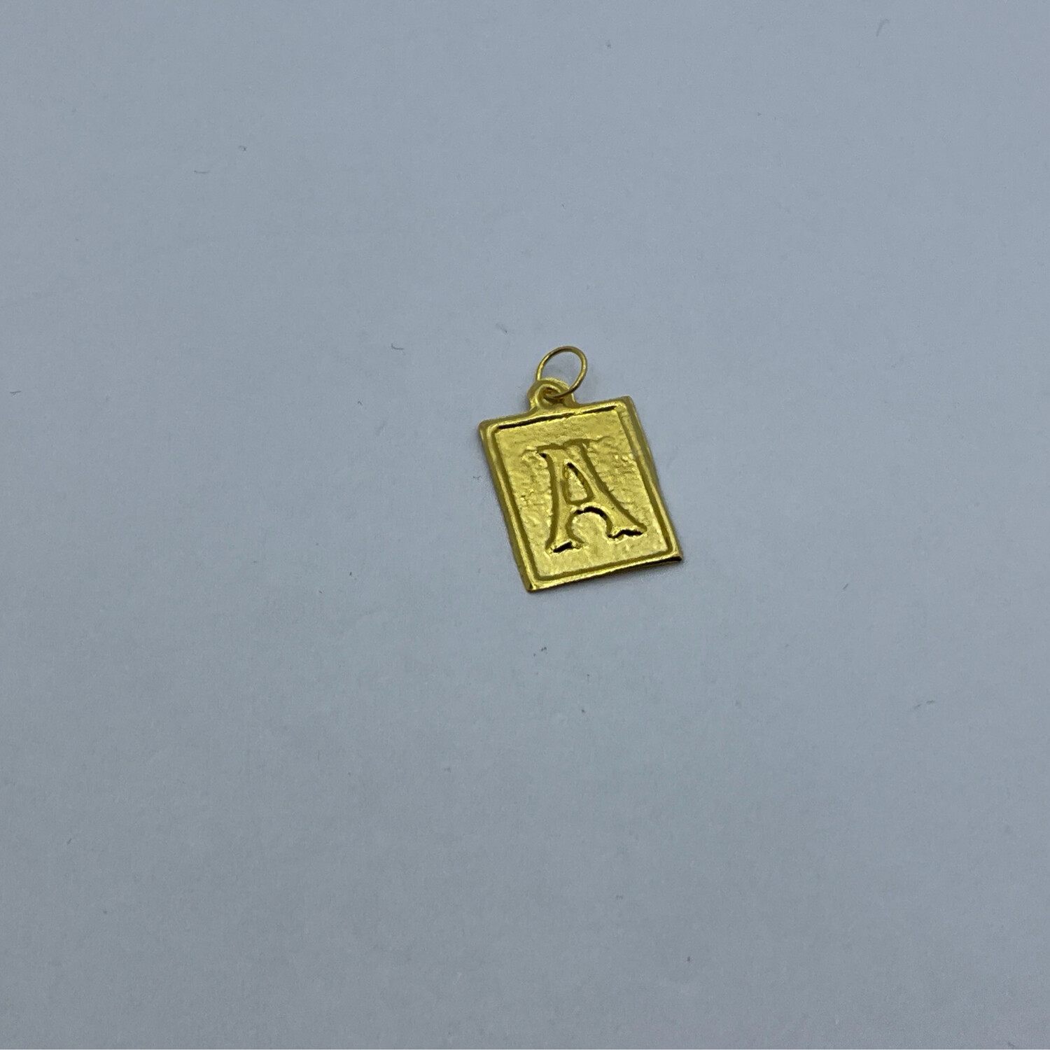 Gold-Anhänger Buchstabe 22K