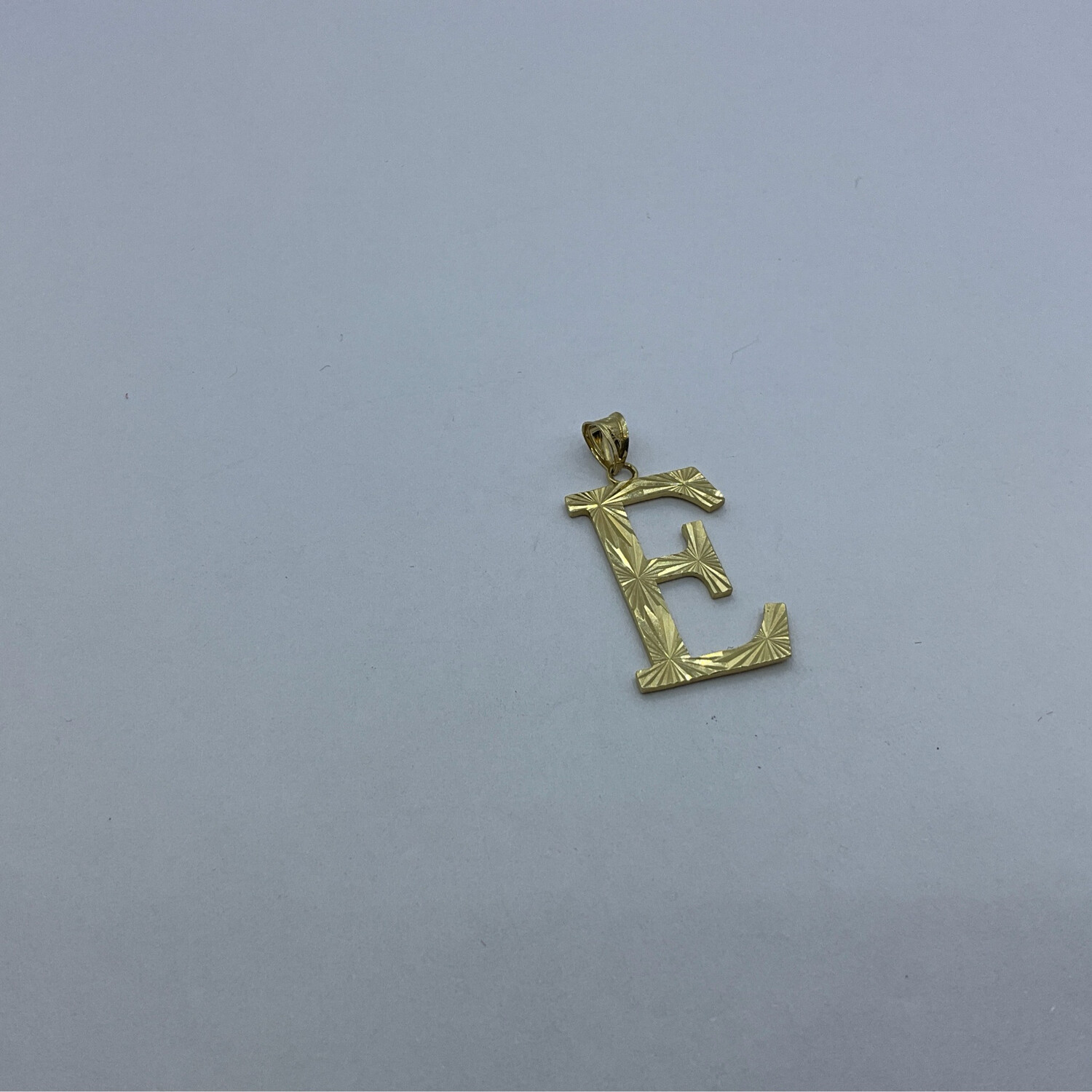 Gold-Anhänger Buchstabe 14K läng 2.5 cm bereit 0.5 mm 