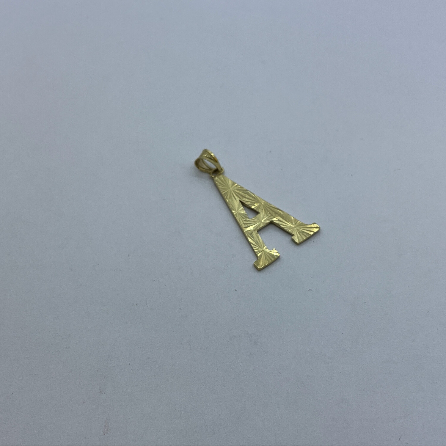 Gold-Anhänger Buchstabe 14K läng 2.5 cm bereit 0.5 mm 