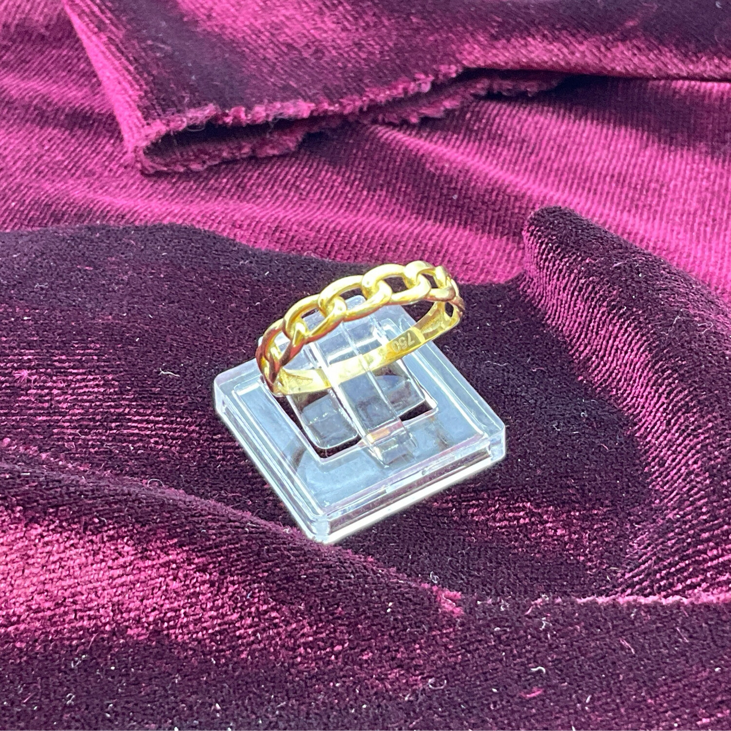 Ring für Damen ohne Stein 18K Gold  Nr 55