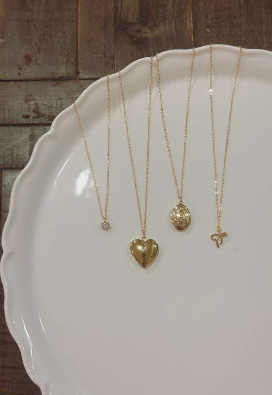 Simple Necklaces