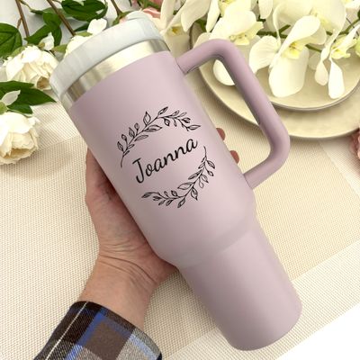Duży kubek termiczny 1180 ml z grawerem – niezawodny termos w stylu Stanley, idealny na każdą okazję!