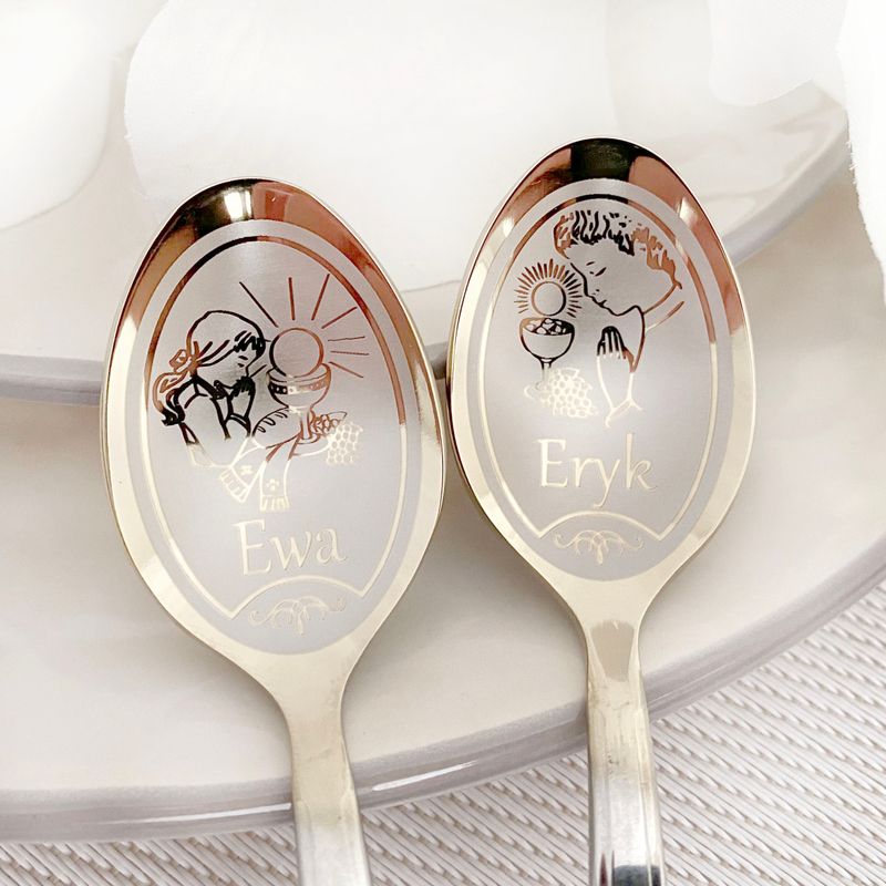 Łyżeczka z personalizowanym grawerem na Pierwszą Komunię Świętą.