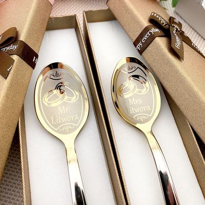 Dwie eleganckie łyżeczki z grawerem w 2 osobnych pudełkach prezent na wesele lub rocznicę ślubu