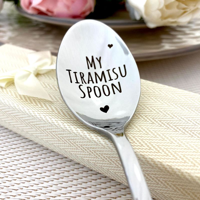 Mój łyżeczka do tiramisu” – Elegancka grawerowana łyżeczka deserowa | Idealny prezent dla miłośników tiramisu, kawy i włoskich deserów