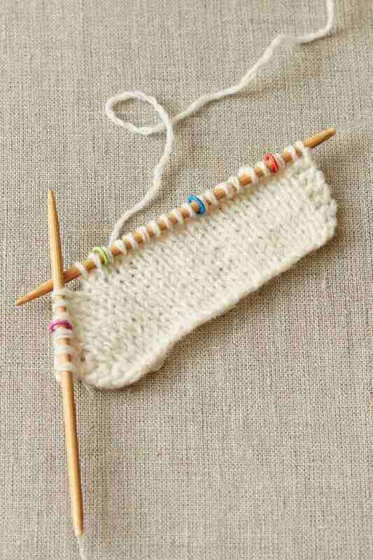 Colored ring stitch marker, small