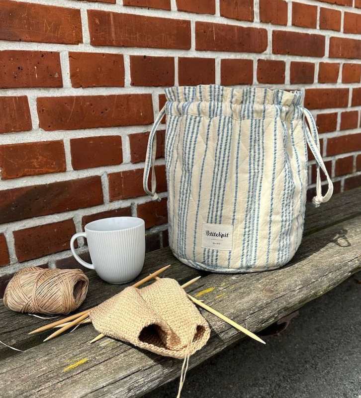KNITTER'S PROJECT BAG - STRIPED SEERSUCKER