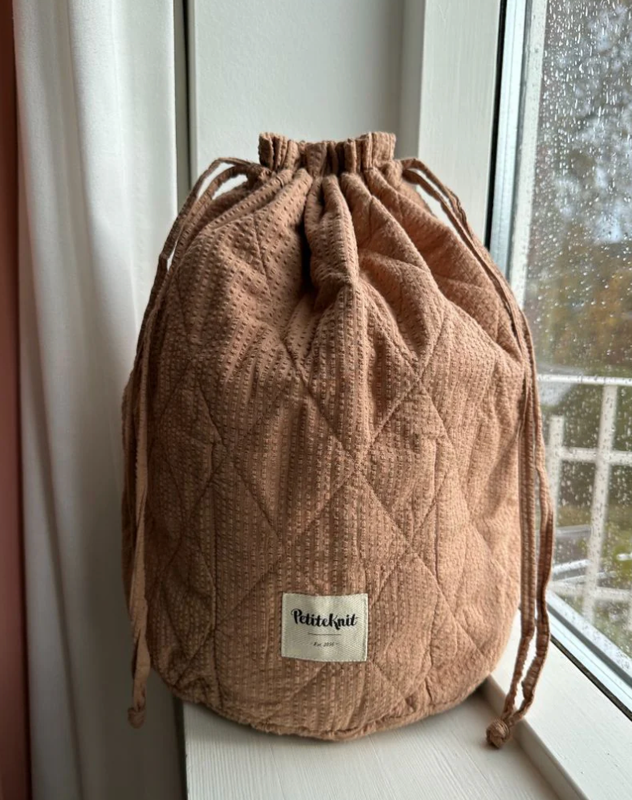 GET YOUR KNIT TOGETHER BAG GRAND - PRALINE SEERSUCKER