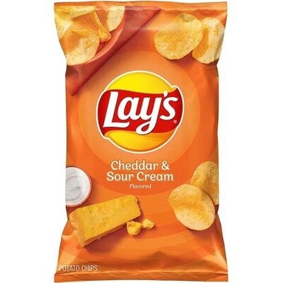 Lay&#39;s Chips 184g - Cheddar &amp; Sour Cream