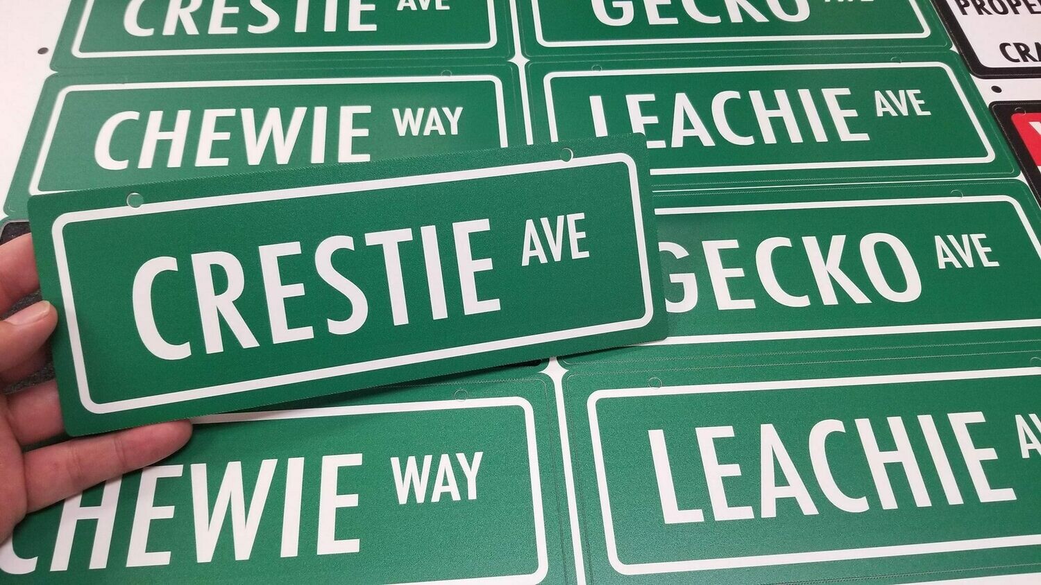 Green Street Sign - Crestie Avenue.