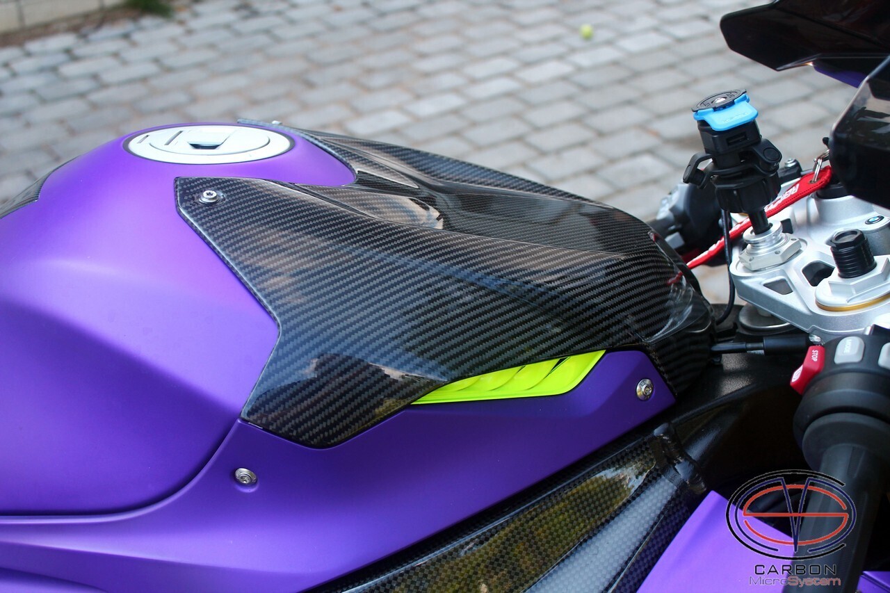 Carbon fuel tank cover for BMW S1000RR