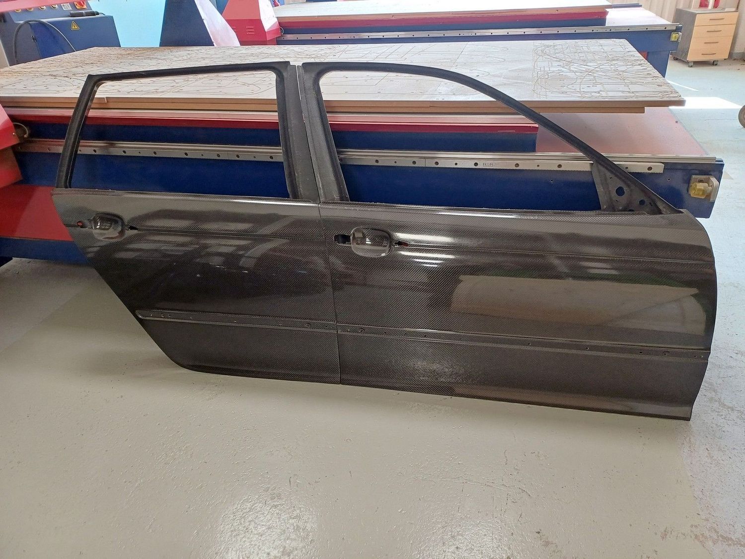 Front Doors for BMW 3series E46 sedan, touring from Carbon Fiber