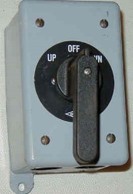 Reversing switch (stay on) 115/240 in box
