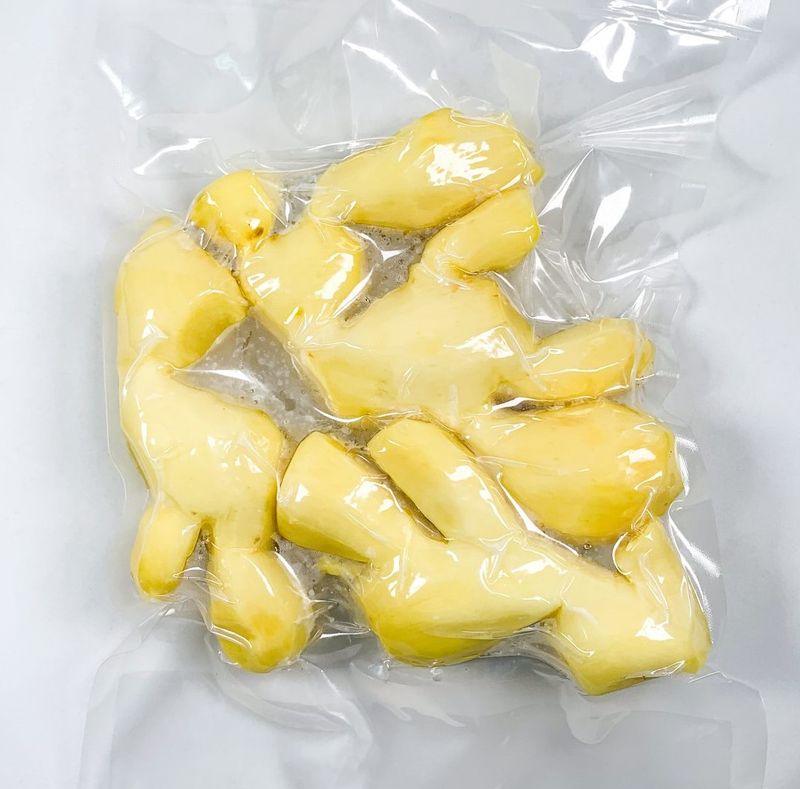 FROZEN GINGER PEELED 1KG CTN10