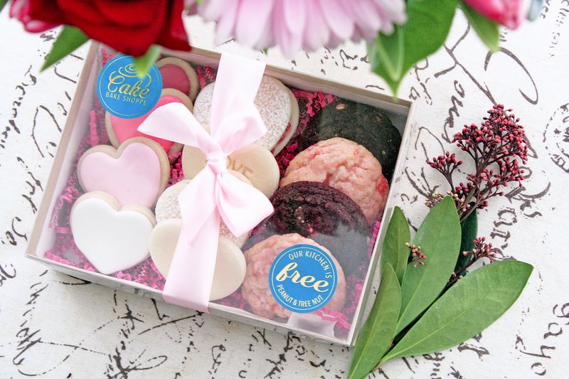 Bouquet &amp; Cookie Gift Set