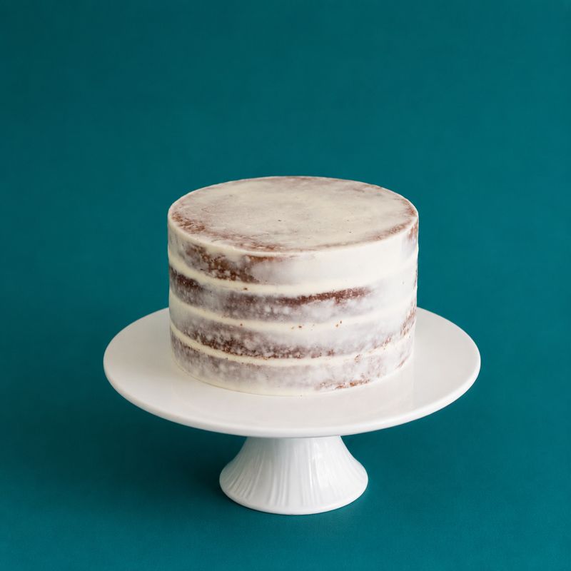 Nearly Naked Cutting Cake