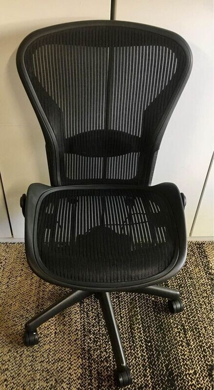 Herman Miller Aeron Classic Chair With Lumbar Pad. No Arms - Size B