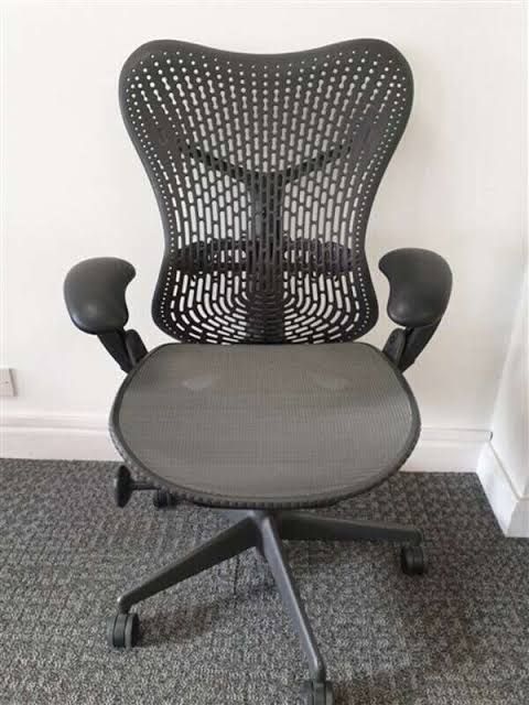 Mirra 1 Chair With Arms &amp; Flex-Front Seat
