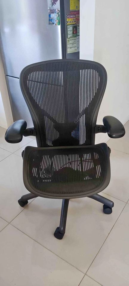 Herman Miller Aeron Classic With PostureFit &amp; Adjustable Arms - Size C