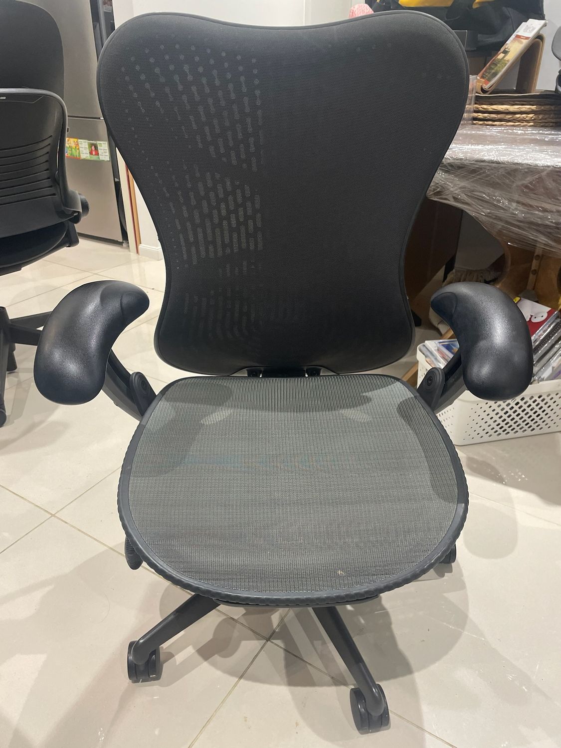 Mirra 1 Chair With Butterfly Back, Arms &amp; Flex-Front Seat