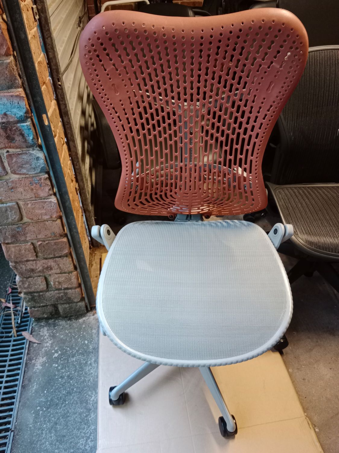 Mirra 1 Chair - No Arms - Terracotta &amp; Shadow