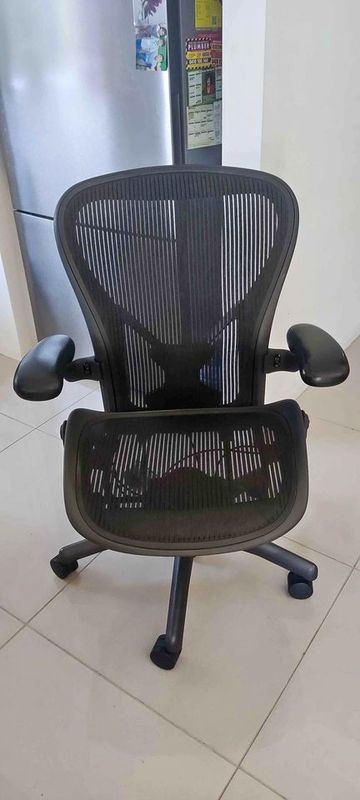 Herman Miller Aeron Classic With PostureFit &amp; Adjustable Arms - Size C