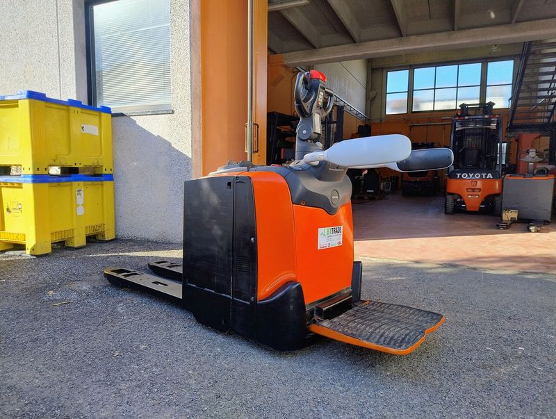 TRANSPALLET ELETTRICO TOYOTA LPE220