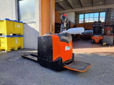 TRANSPALLET ELETTRICO TOYOTA LPE220