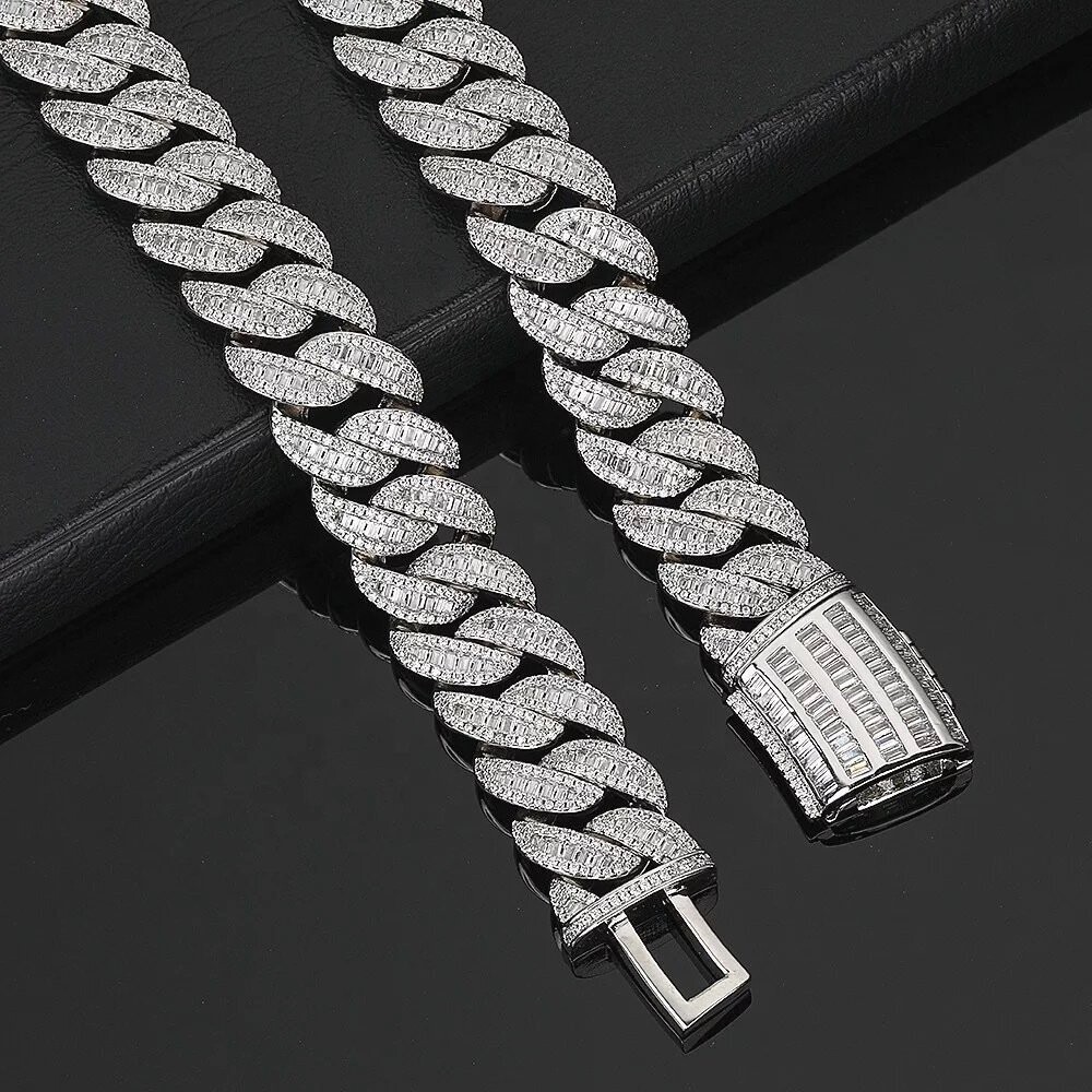 Micro pavé prong setting Vvs simulated "Baguette cuban link" chain