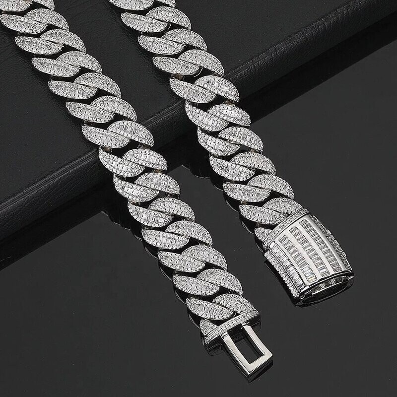Micro pavé prong setting Vvs simulated "Baguette cuban link" chain
