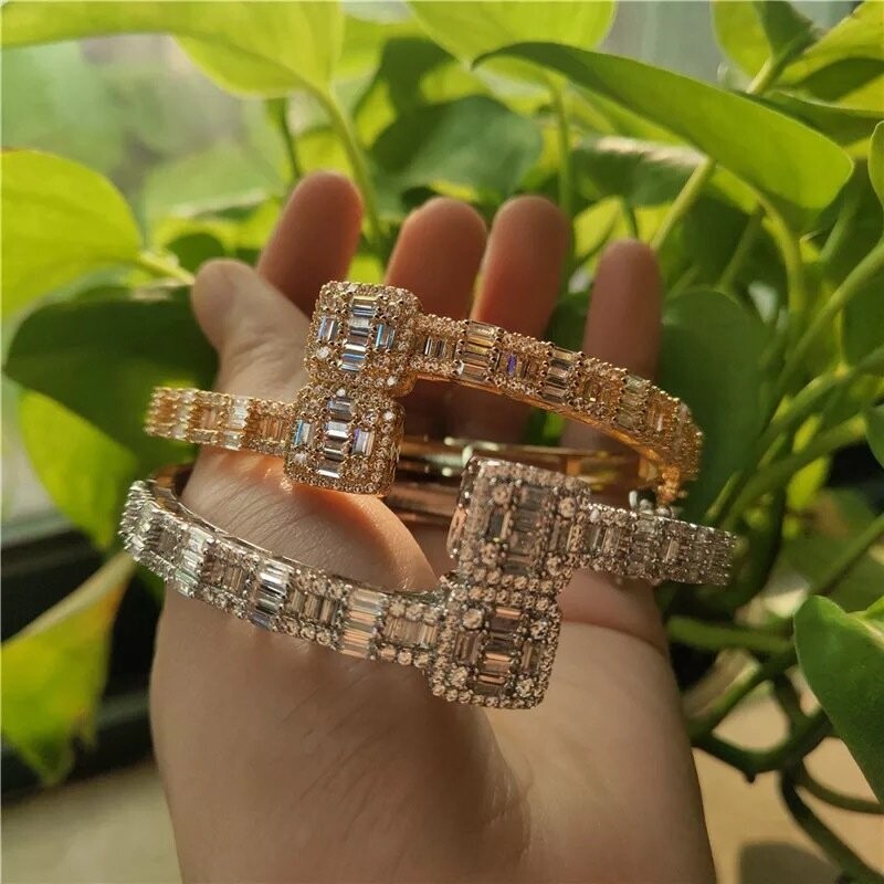 Prong setting Vvs simulated "Baguette bangle" bracelet